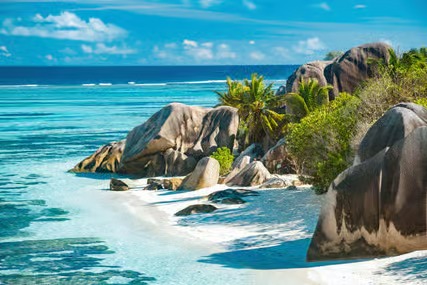 Turquoise water and granite beaches in the Seychelles